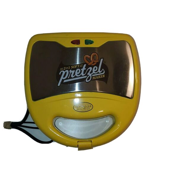 Soft Pretzels At Home Nostalgia Electrics SPF-200 Soft Pretzel Factory - Picture 1 of 4
